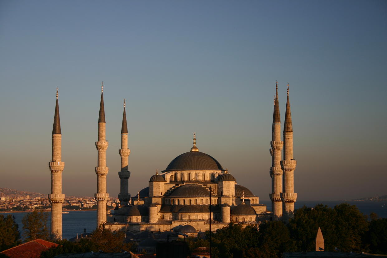 Die Sultan-Ahmed-Moschee in Istanbul – ein Motiv, das Real nun Ärger einbrachte. (Bild: ddp)