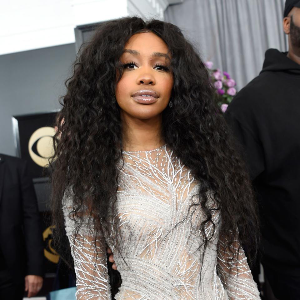 SZA shares an exclusive, behind-the-scenes look at her 2018 Grammys gown.