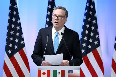 FILE PHOTO: U.S. Trade Representative Robert Lighthizer addresses the media to close the second round of NAFTA talks involving the United States, Mexico and Canada at Secretary of Economy headquarters in Mexico City, Mexico, September 5, 2017. REUTERS/Edgard Garrido