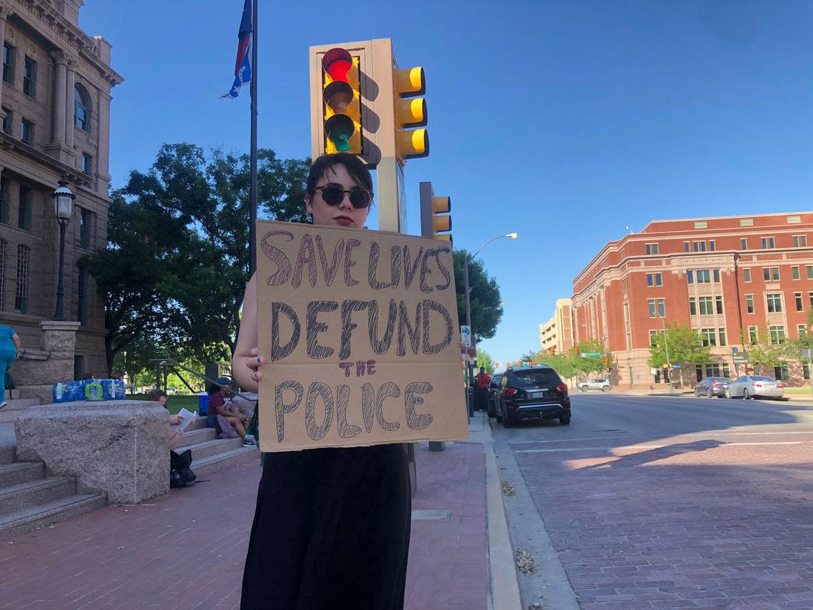 Protesters gathered outside the Tarrant County Courthouse for a march through Fort Worth in 2020.