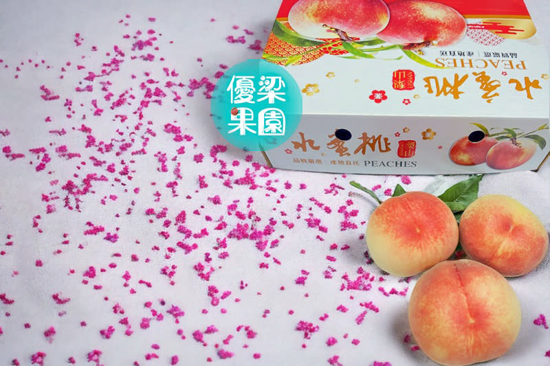 照片為熱銷的水蜜桃禮盒，由優梁果園提供