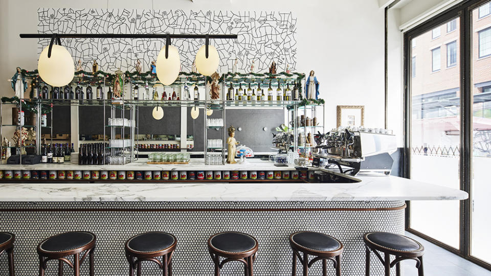 The bar at Una Pizza Napoletana - Credit: Mark Weinberg