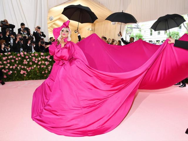 Emma Stone's 2022 Met Gala Dress Memes Don't Hold Back