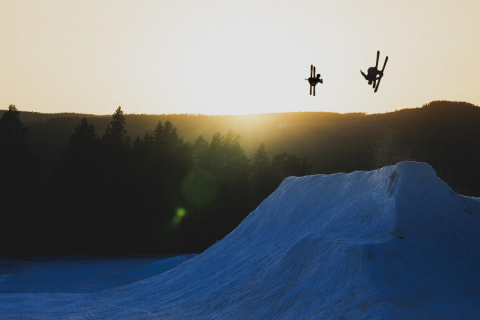 Kimbo Session attendees took advantage of Sweden's long spring days. Skiers: Benjamin Carlund and Harald Hällström<p>Photo: Daniel Rönnbäck</p>