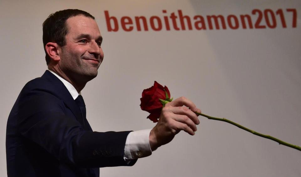 Benoit Hamon après sa victoire à la primaire - CHRISTOPHE ARCHAMBAULT / AFP