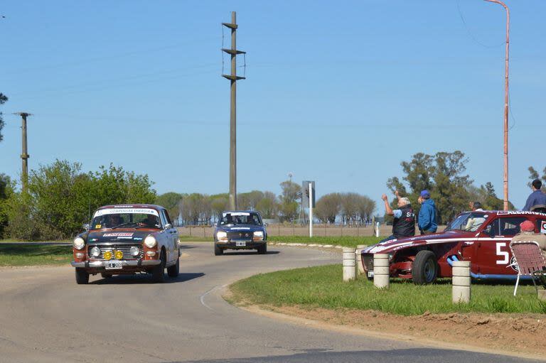 Un 404 y un 504, los modelos más representados de Peugeot en el GPAH; la marca francesa fue la más numerosa, con 41 inscriptos sobre los 159 totales.