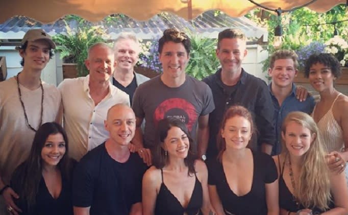 Justin Trudeau meets the cast and crew of 'X-Men: Dark Phoenix' (credit: Simon Kinberg/Instagram)