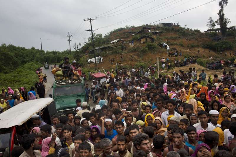 湧入孟加拉的羅興亞難民。（美聯社）