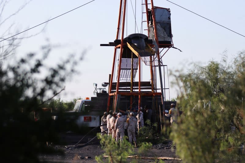 Mineros mexicanos atrapados en mina de carbón tras colapso, en Sabinas