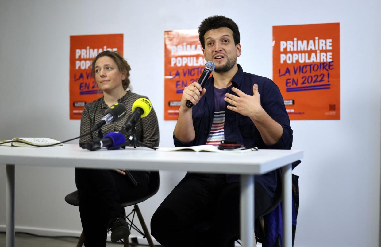 Mathilde Imer et Samuel Grzybowski lors d'une conférence de presse le 15 janvier 2022 - Thomas COEX / AFP
