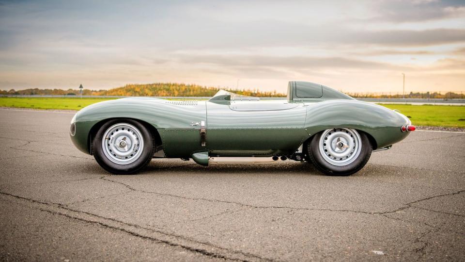 1956 jaguar dtype in green from side profile