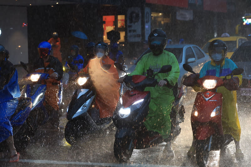 提醒民眾慎防劇烈降雨、雷擊及溪水暴漲。資料照片：中央社