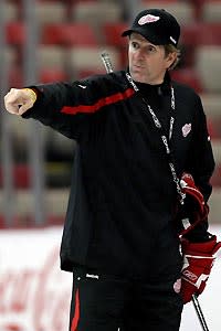Mike Babcock will point the Red Wings in his direction at least through 2014-15