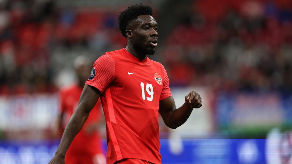 Bayern Munich and Canada Soccer star Alphonso Davies' jersey is no longer available for sale as the 21-year-old is embroiled in an image rights battle with the organization. (Getty Images)