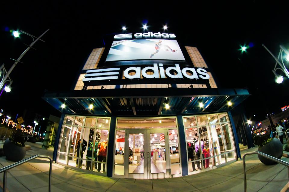 Adidas (Pixabay)