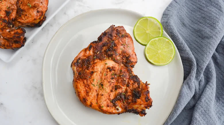 Pork chop with lime plate