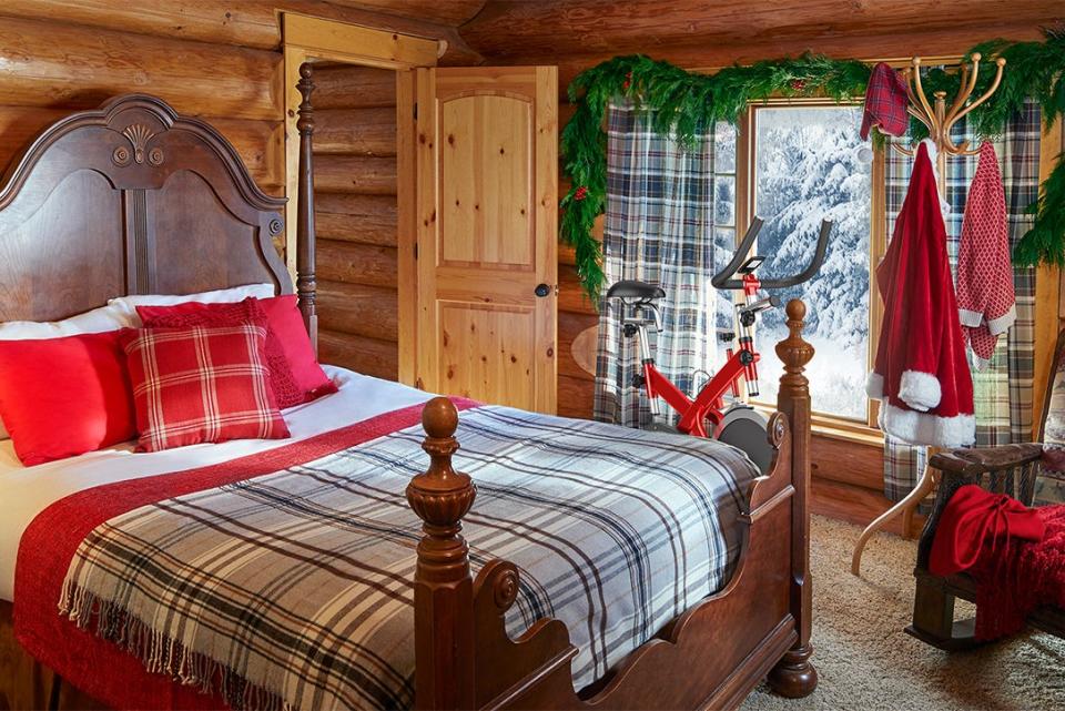 Christmas-themed bedroom