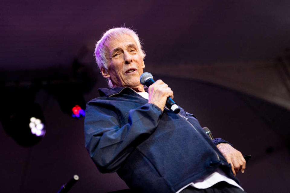 9 février - Burt Bacharach <br>
Il a fait chanter Aretha Franklin, Dusty Springfield ou les Beatles. L’Américain est mort à 94 ans, selon les médias américains, après avoir créé des dizaines de mélodies devenues des classiques, notamment pour son interprète fétiche Dionne Warwick.