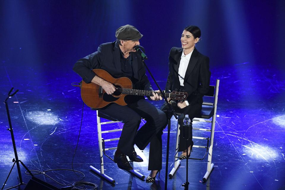 SANREMO, ITALY - FEBRUARY 08:  James Taylor and Giorgia attend the third night of the 68. Sanremo Music Festival on February 8, 2018 in Sanremo, Italy.  (Photo by Daniele Venturelli/Getty Images)