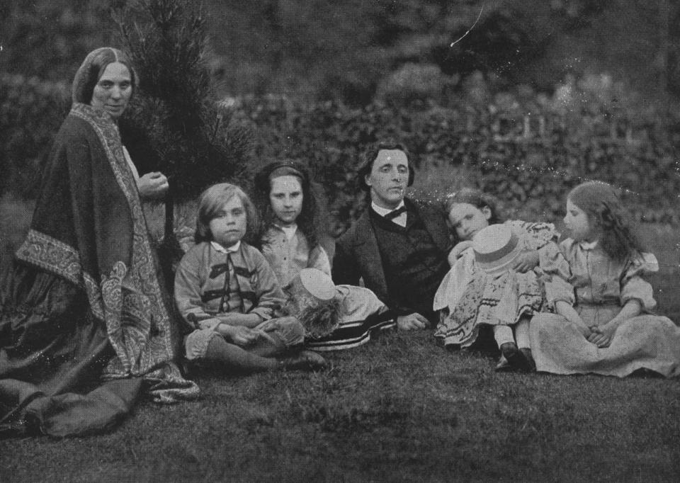 Dass Stottern nichts über sprachliches Talent aussagt, beweist der Autor von "Alice im Wunderland", Lewis Carroll. Auch er litt unter der Sprachstörung. (Bild: Getty Images / Lewis Carroll)