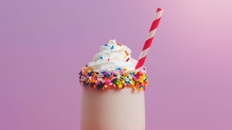 Milkshake in front of pink background