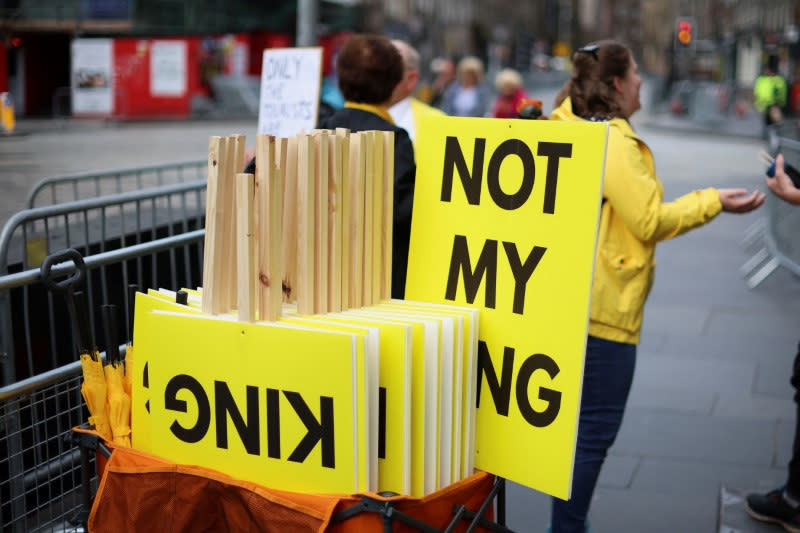 Anti-monarchy protest in Edinburgh