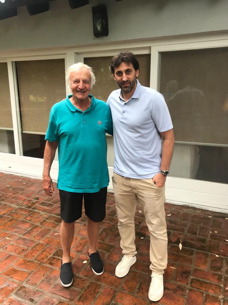 Con Diego Milito, de entrecasa. Hablan seguido. Lo ve como futuro presidente de Racing