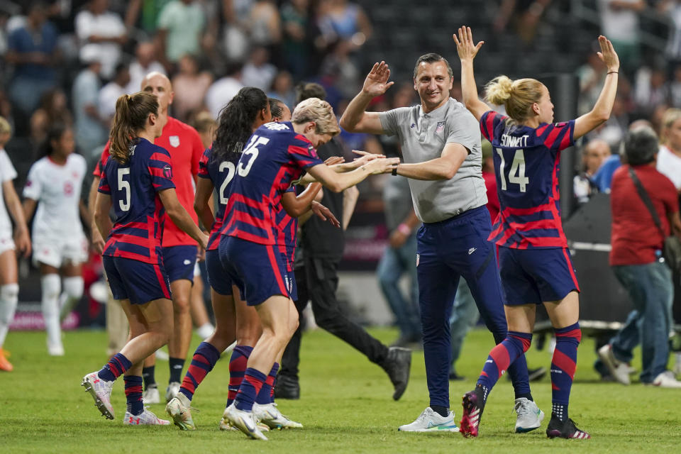 United States' coach, Vlatko Andonovski celebrates with his players after winning the CONCACAF Women's Championship final soccer match against Canada in Monterrey, Mexico, Monday, July 18, 2022. (AP Photo/Fernando Llano)