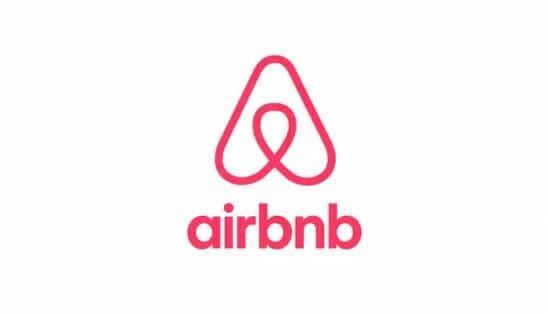 Airbnb lanzó un programa de recompra de acciones por 6.000 millones de dólares