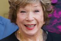 In einem ihrer letzten Filme, "Zu guter Letzt", spielte Shirley MacLaine eine erfolgreiche Geschäftsfrau, die sich nach ihrer Pensionierung persönlich um einen positiven Nachruf für sich kümmern will. Hollywood-Legende MacLaine, geboren 1934, ist vom Ruhestand weit entfernt: Zuletzt war sie im Fantasy-Drama "The Little Mermaid" und der Weihnachtskomödie "Noelle" zu sehen. (Bild: Carlos Alvarez/Getty Images)