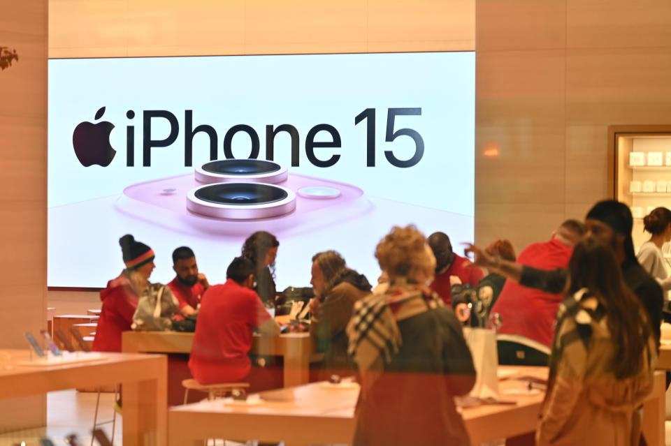 LONDON, ENGLAND - DECEMBER 11: A iPhone 15 is advertised at  the Apple Store Brompton Road in Knightsbridge on December 11, 2023 in London, United Kingdom. (Photo by John Keeble/Getty Images)