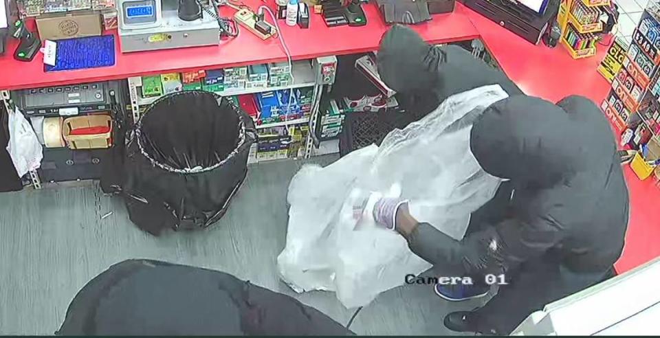 Bradenton Police screen captured the Shell store’s security footage.