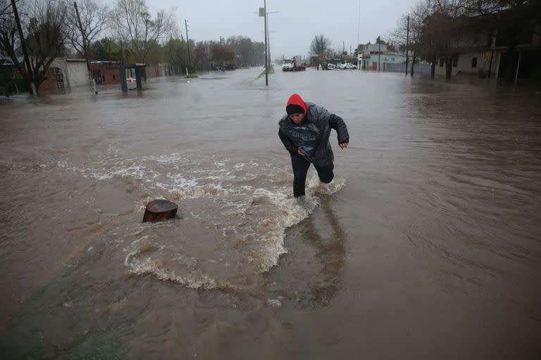 Inundación en la calle 13 y 94, La Plata