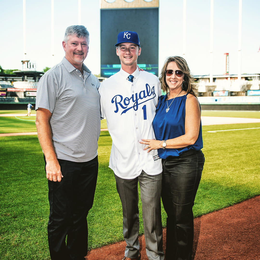 Royals' Brady Singer uses rookie contract to pay off parents' debt