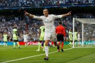 Football Soccer - Real Madrid v Manchester City - UEFA Champions League Semi Final Second Leg - Estadio Santiago Bernabeu, Madrid, Spain - 4/5/16 Gareth Bale celebrates scoring the first goal for Real Madrid Action Images via Reuters / Carl Recine