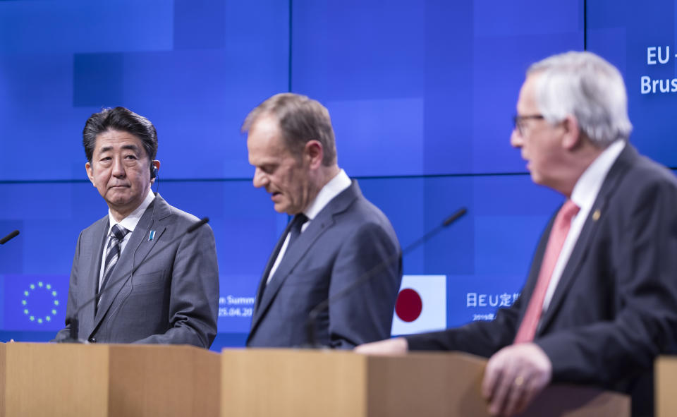 BRUSSELS, BELGIUM - APRIL 25, 2019 : Japanese Prime Minister Shinzo Abe (L), President of the European Council Donald Franciszek Tusk (C) and the President of the European Commission Jean-Claude Juncker (R) talk to the media during  a bilateral meeting in the Europa, the EU Council headquarters, on April 25, 2019 in Belgium, Brussels. Japanese PM Shinzo Abe is on a tour of Europe to prepare for the G20 Osaka summit in Japan. (Photo by Thierry Monasse/Getty Images)