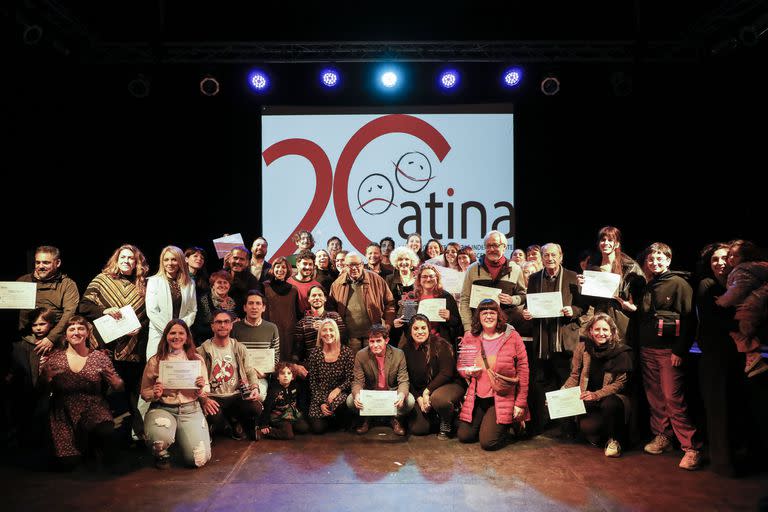 Algunos de los ganadores a los Premios ATINA, en Tecnópolis