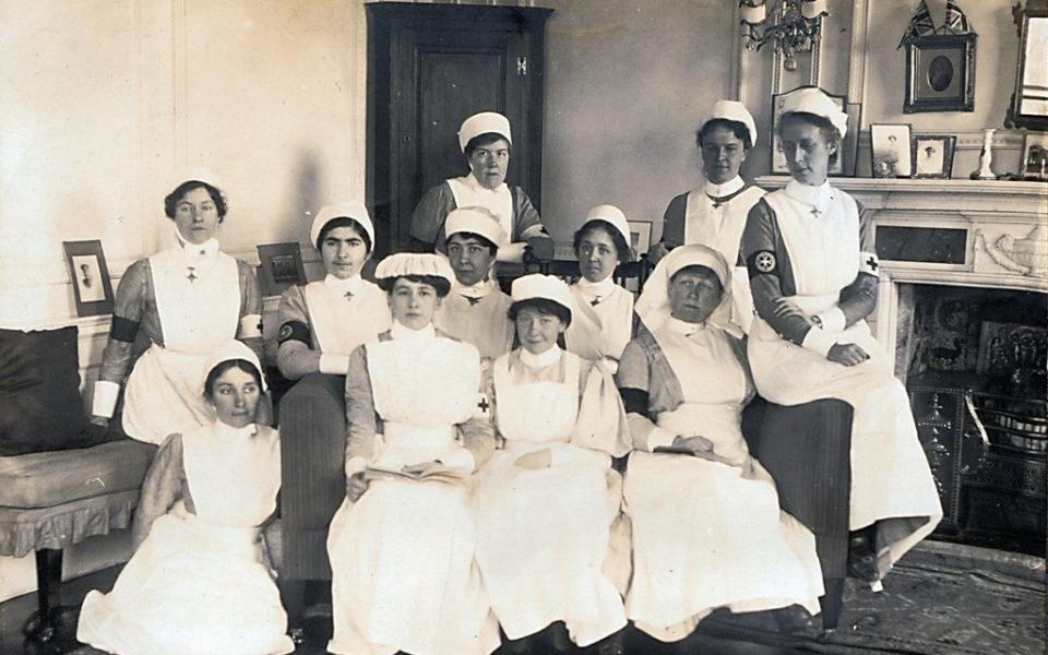 Gertrude Middleton standing back row beside sister-in-law Olive Middleton (Kate's great grandmother) who is sitting on arm of chair at Gledhow Hall