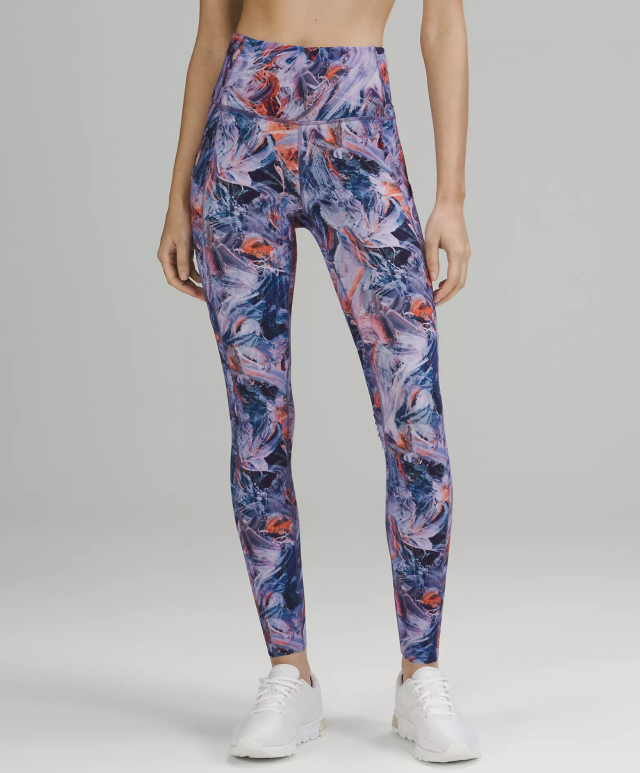 Not everybody can spend $75-100 on leggings thats why I found these Vi, Leggins