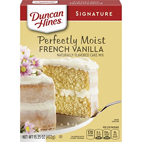 Duncan Hines Signature Perfectly Moist French Vanilla Cake Mix, 15.25 Ounce (Pack of 12)