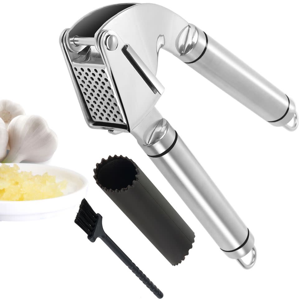 Stainless Steel Garlic Press and Peeler (Bild: Walmart)