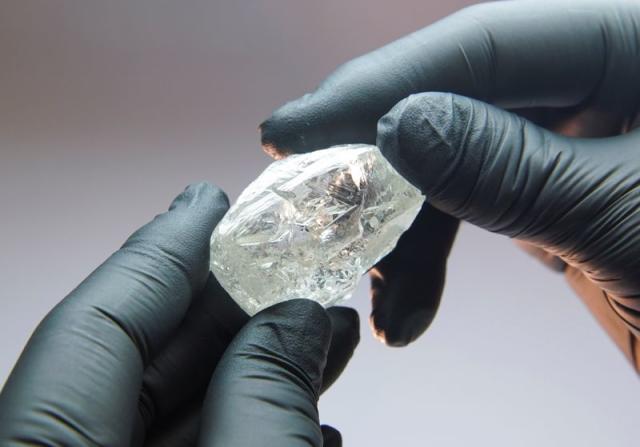 Russia in Israel on X: #ALROSA @ALROSA_official to auction large