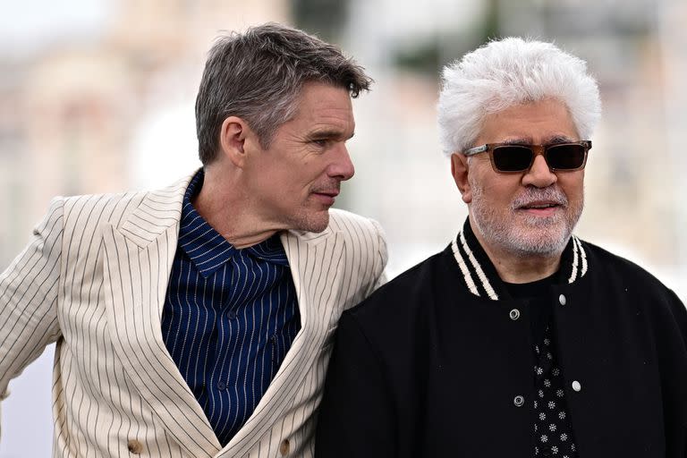 Ethan Hawke junto a Pedro Almodóvar en la segunda jornada del festival