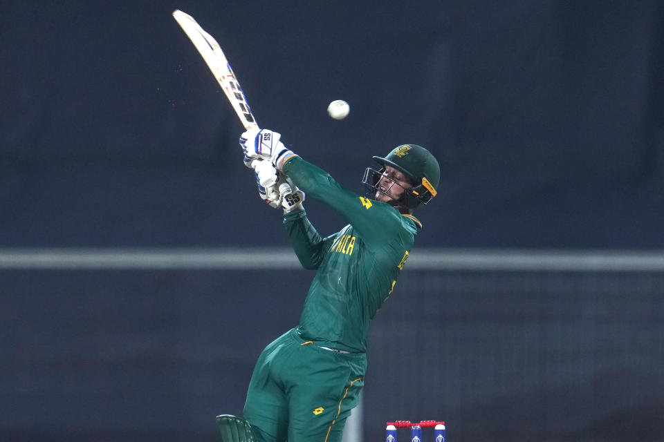 South Africa's Quinton De Kock tries to hook during ICC Men's Cricket World Cup warm up matches between South Africa and New Zealand in Thiruvananthapuram, India, Monday, Oct. 2, 2023. (AP Photo/Manish Swarup)