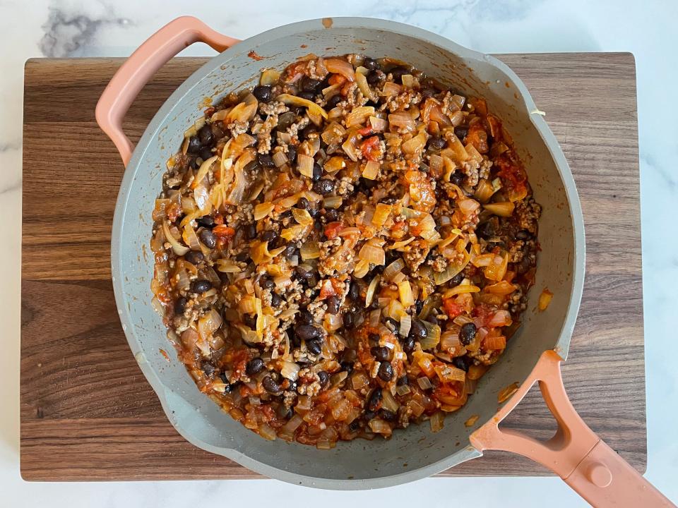 Stuffed-pepper stuffing in a pan.