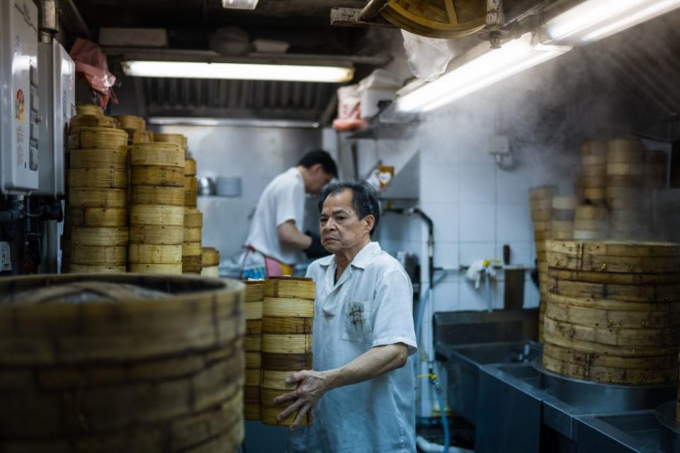 百年老店蓮香樓網上宣布結業，傳媒再度緬懷當年滾水茶靚