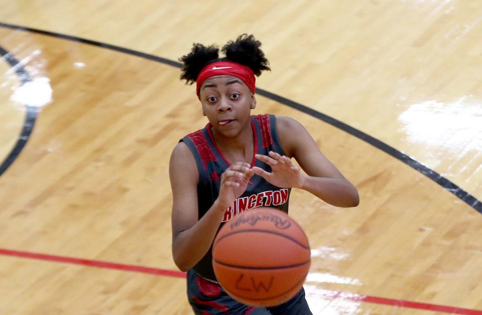 Madison Roshelle led the Vikings to a district championship appearance in 2021.