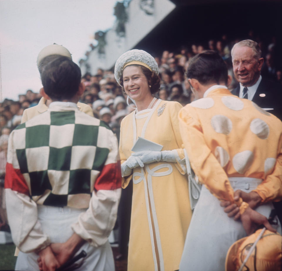 Queen Elizabeth wearing yellow in Australia 