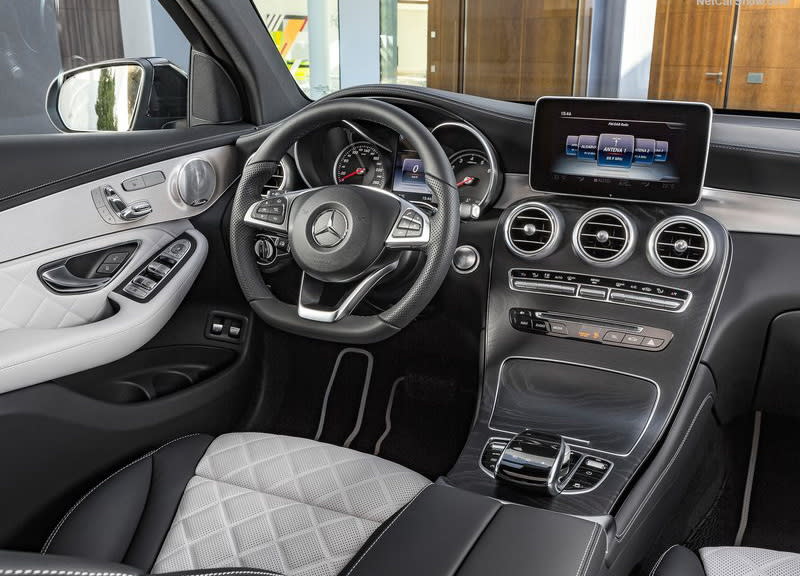 奢華的車室氛圍營造向來是Mercedes-Benz的拿手好戲