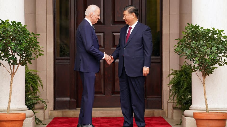 U.S. President Joe Biden shakes hand with Chinese President Xi Jinping on the sidelines of the Asia-Pacific Economic Cooperation (APEC) summit, in Woodside, California, U.S., November 15, 2023. - Kevin Lamarque/Reuters